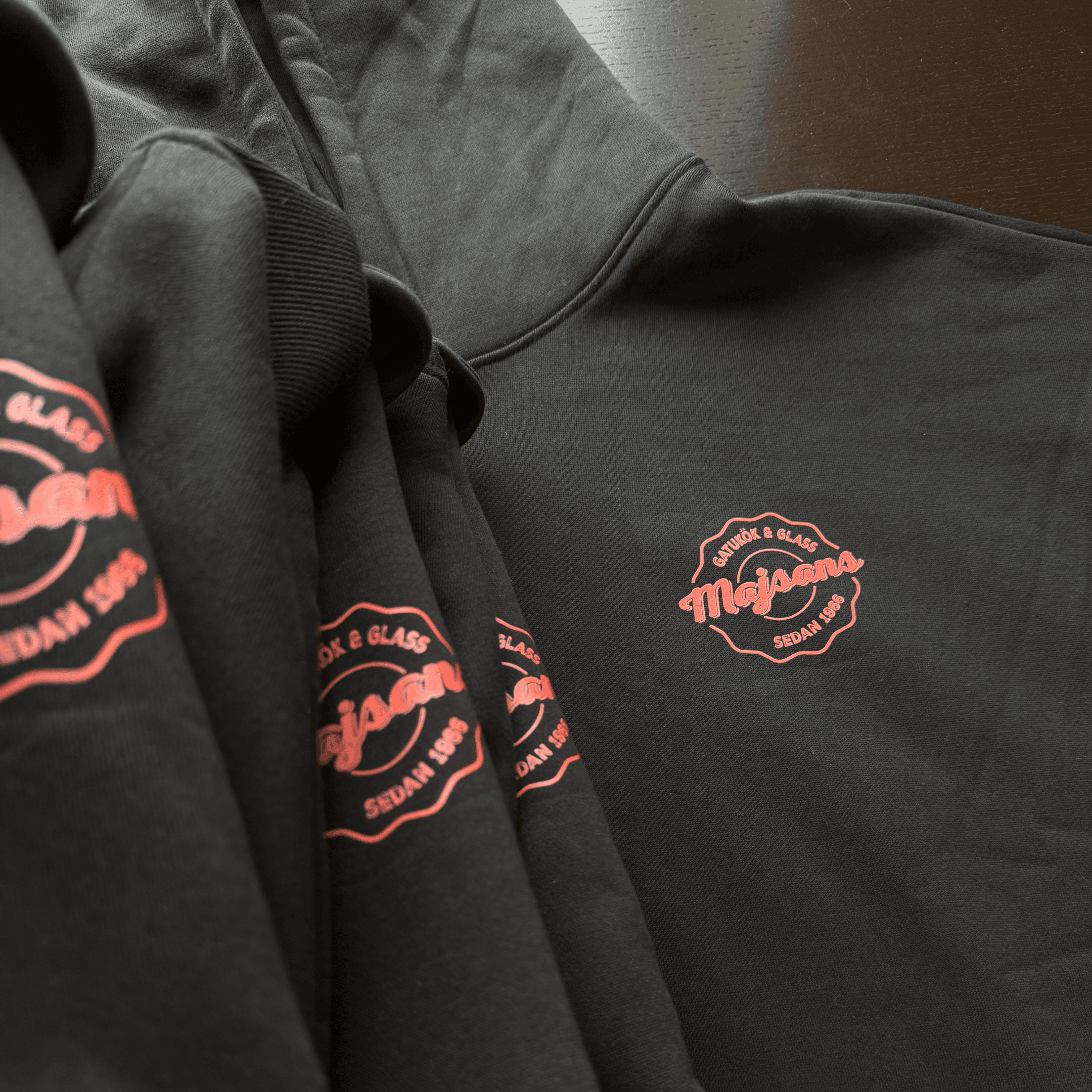 Produktion och leverans av profilprodukter hos Merchfabriken.